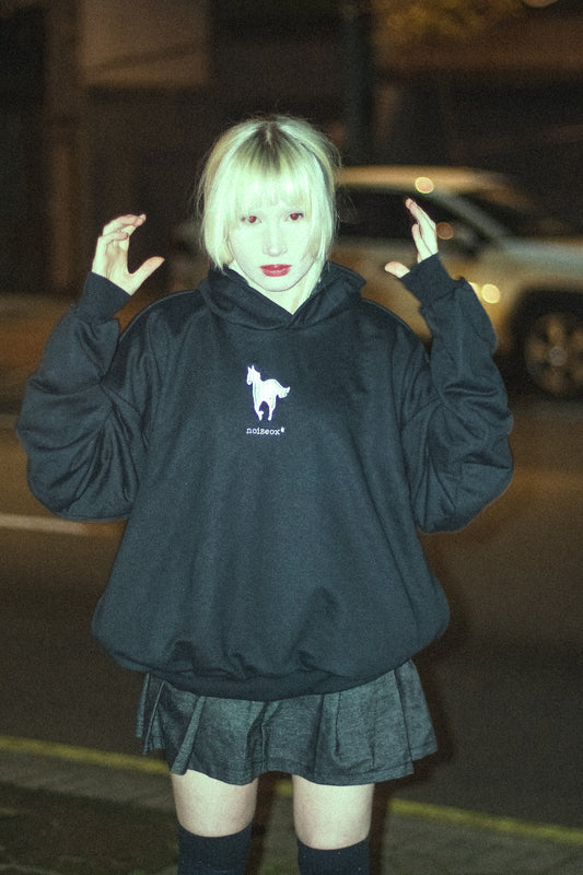 white poney noizeox hoodie